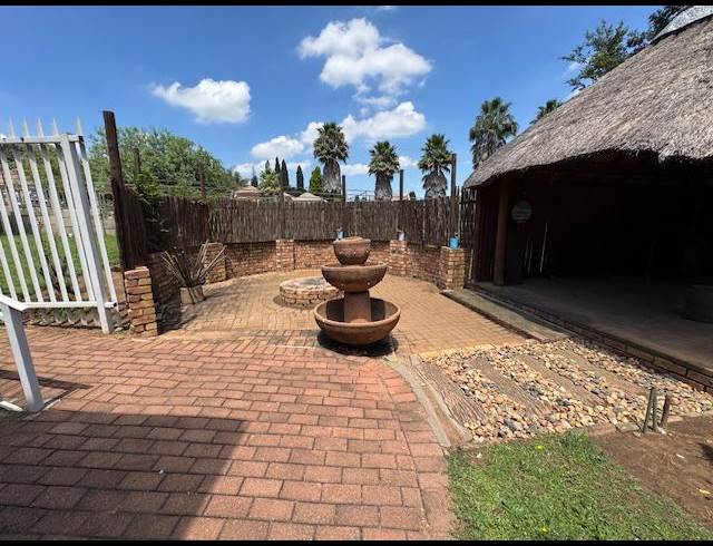 4 BEDROOM HOUSE FOR SALE IN GLEN MARAIS